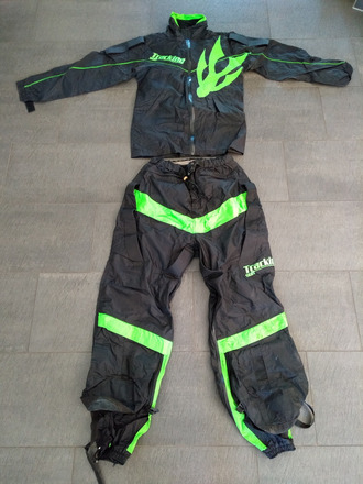 tracking suit